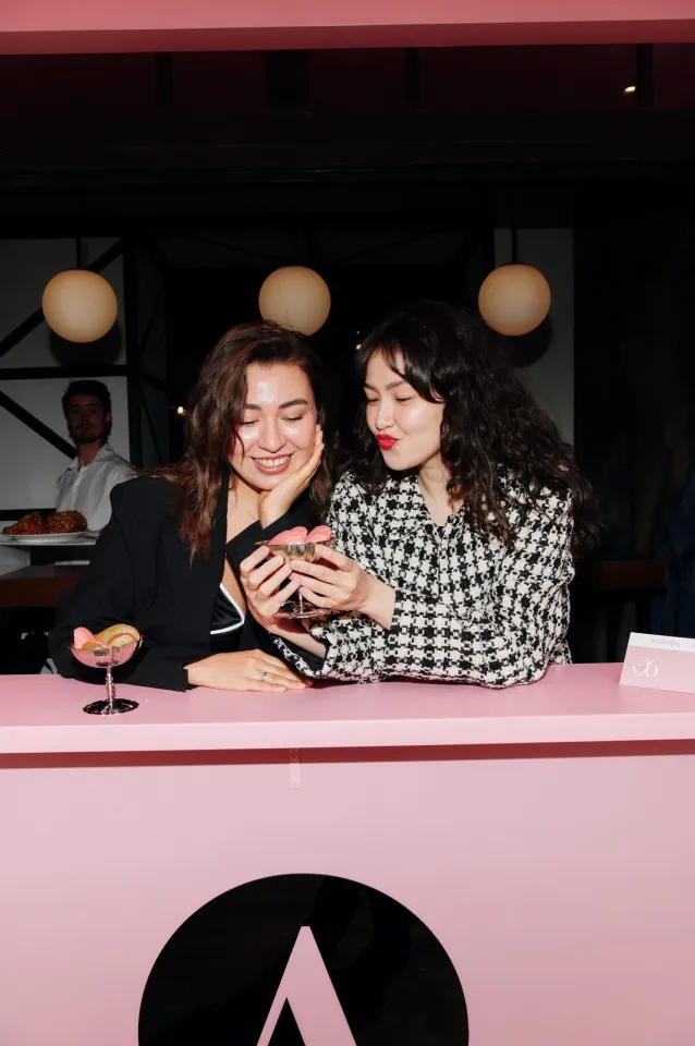 «Афиша» в розовом: Lancôme отмечает 90 лет