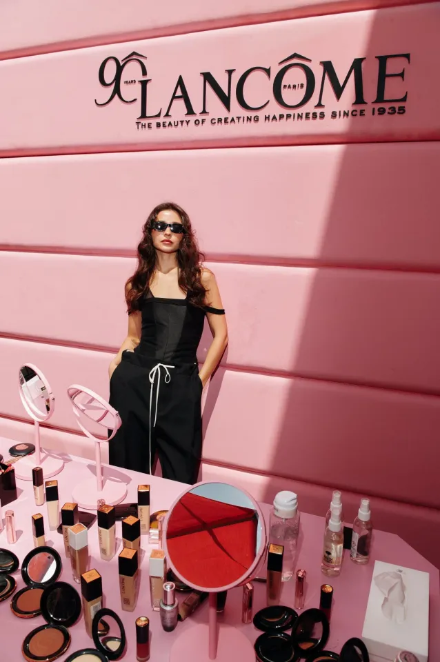 «Афиша» в розовом: Lancôme отмечает 90 лет