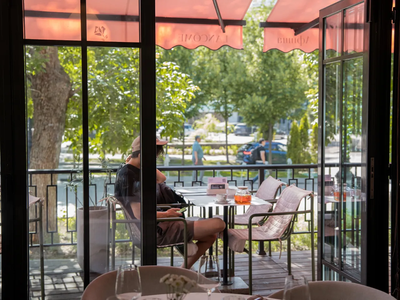 Столики с красивым видом: лучшие летники Алматы