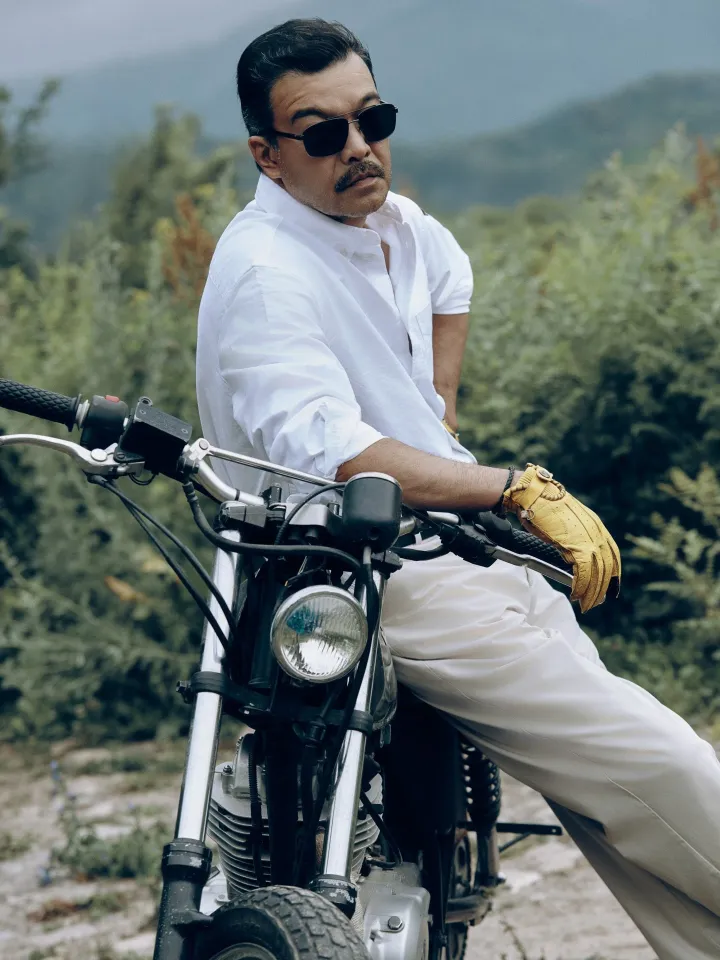 Окружающая жизнь – это хаос: интервью с Азизом Бейшеналиевым