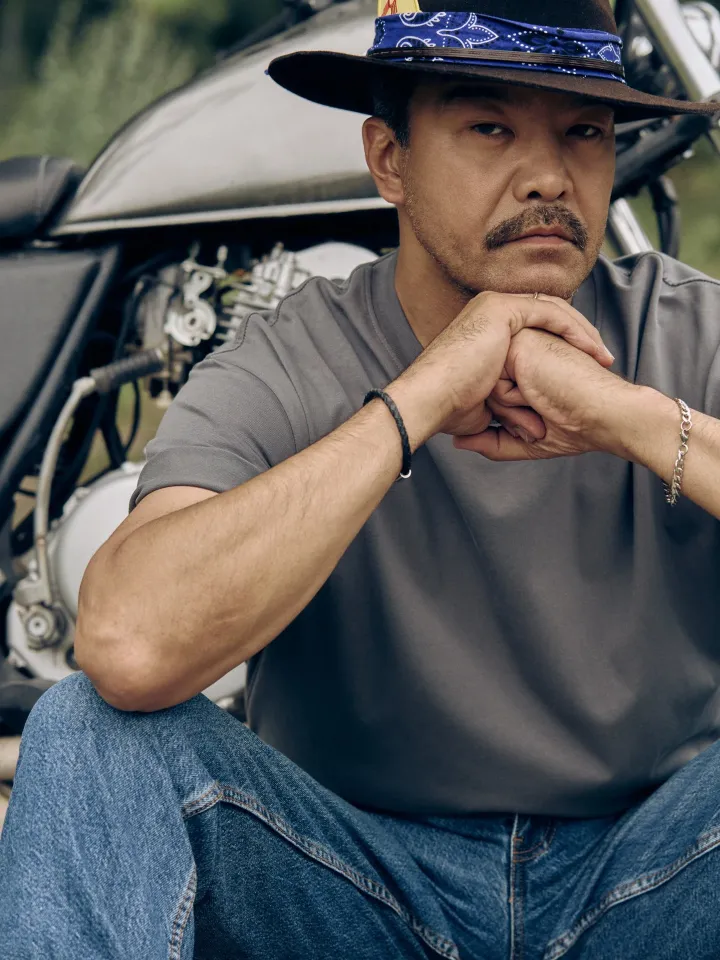 Окружающая жизнь – это хаос: интервью с Азизом Бейшеналиевым