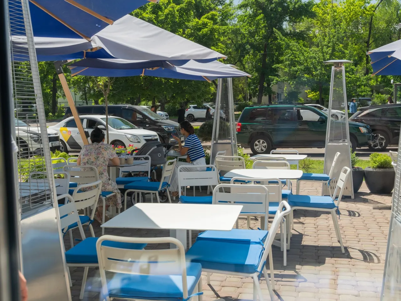 Столики с красивым видом: лучшие летники Алматы