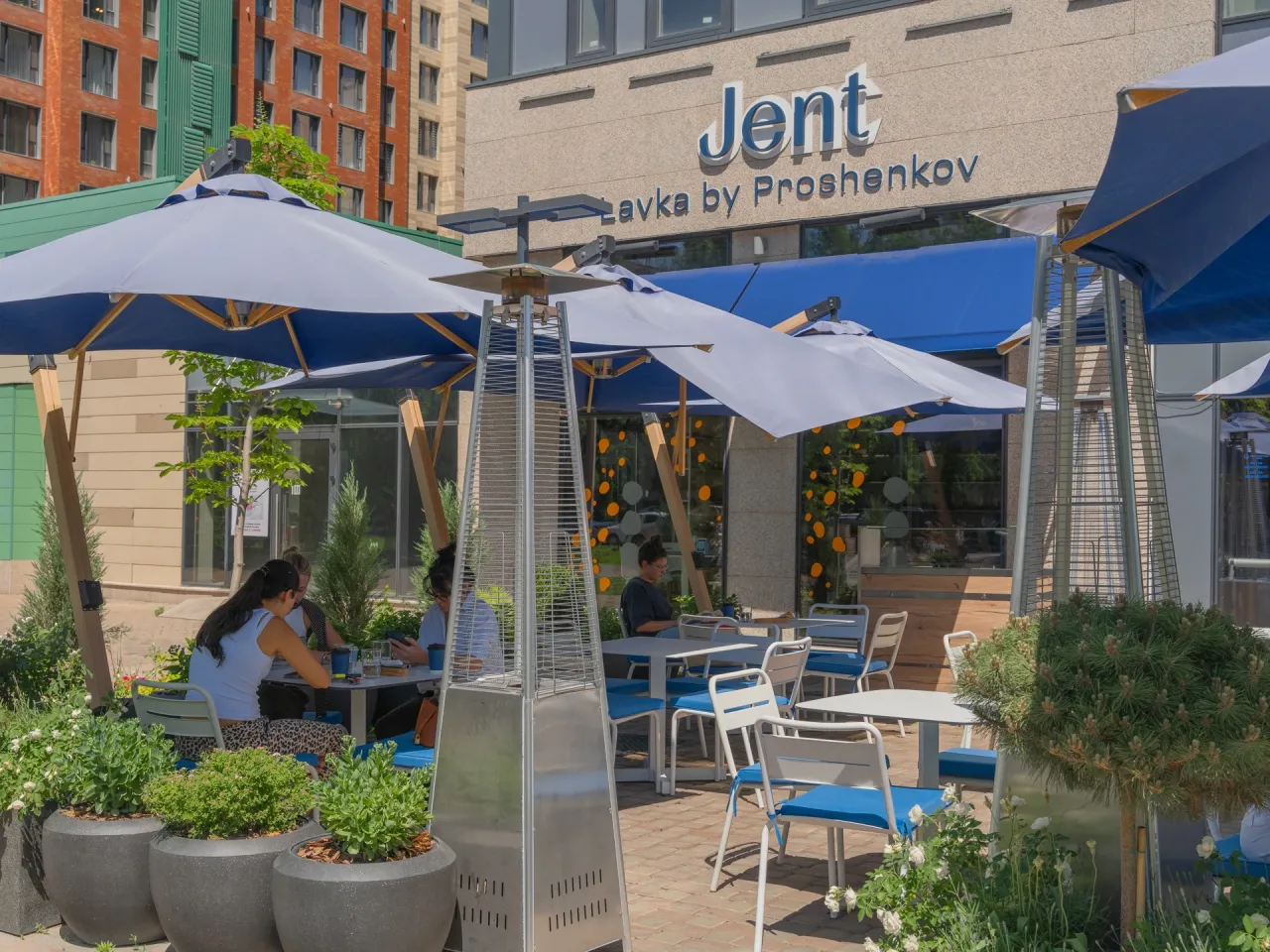 Столики с красивым видом: лучшие летники Алматы