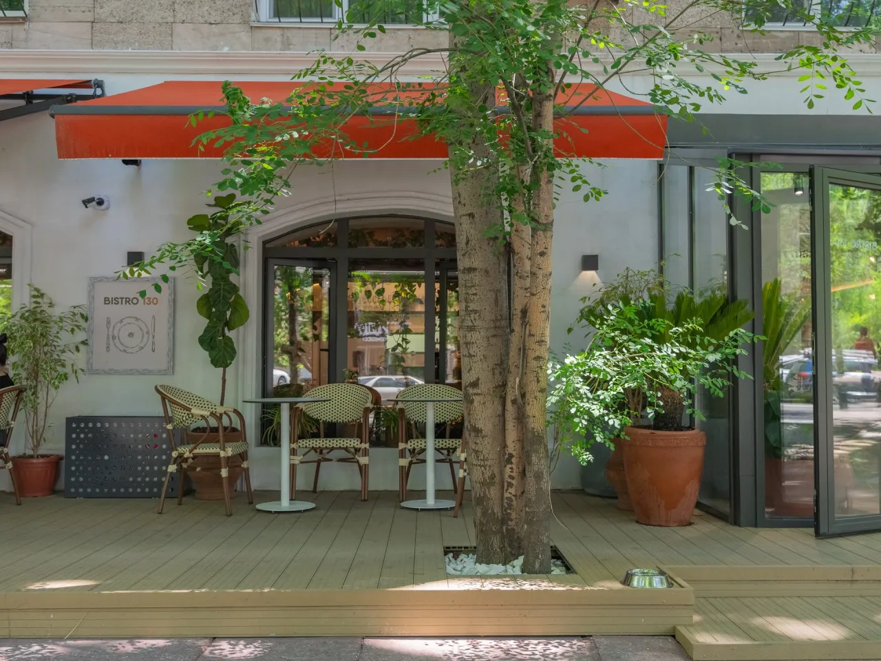 Столики с красивым видом: лучшие летники Алматы