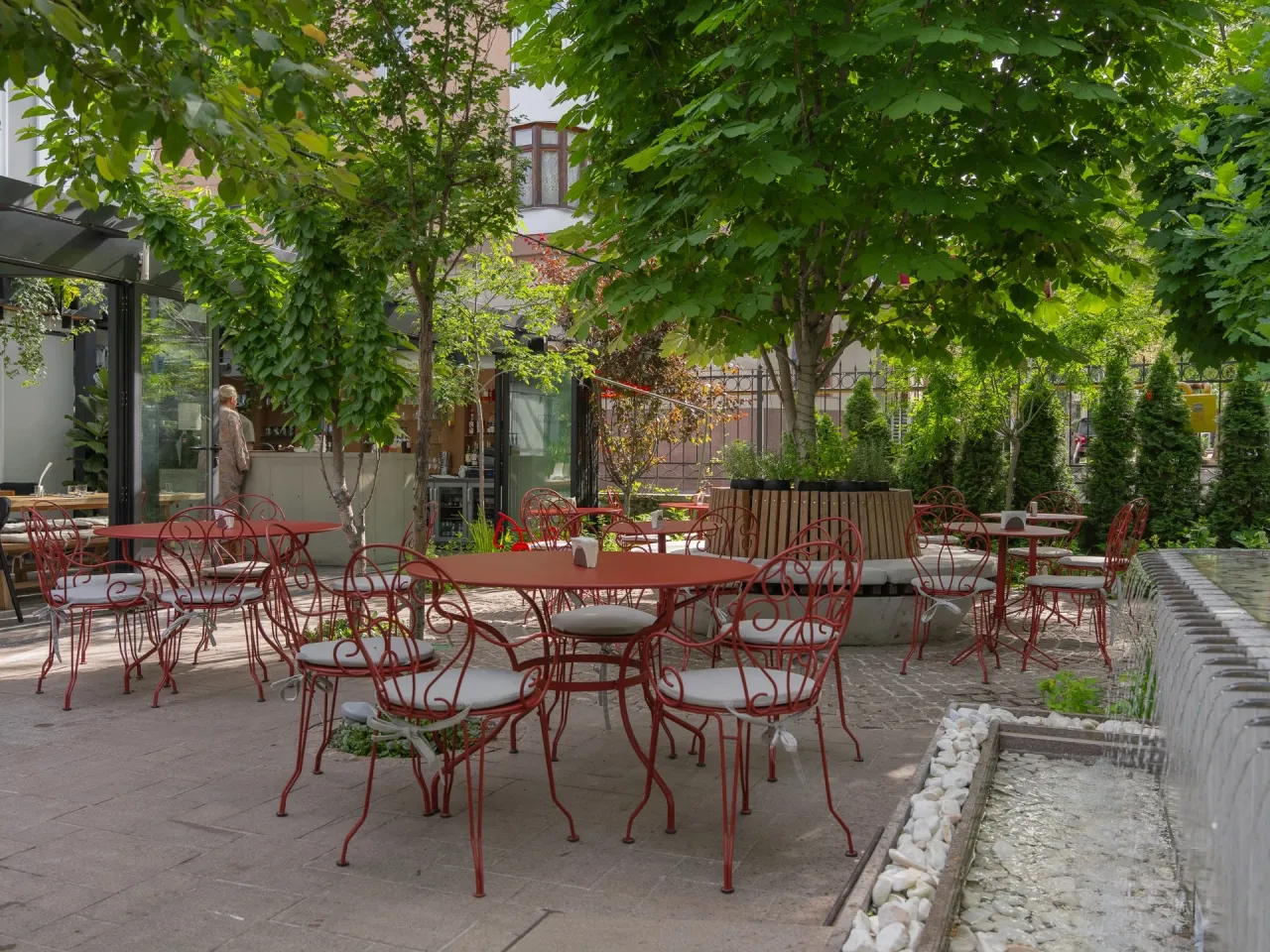 Столики с красивым видом: лучшие летники Алматы