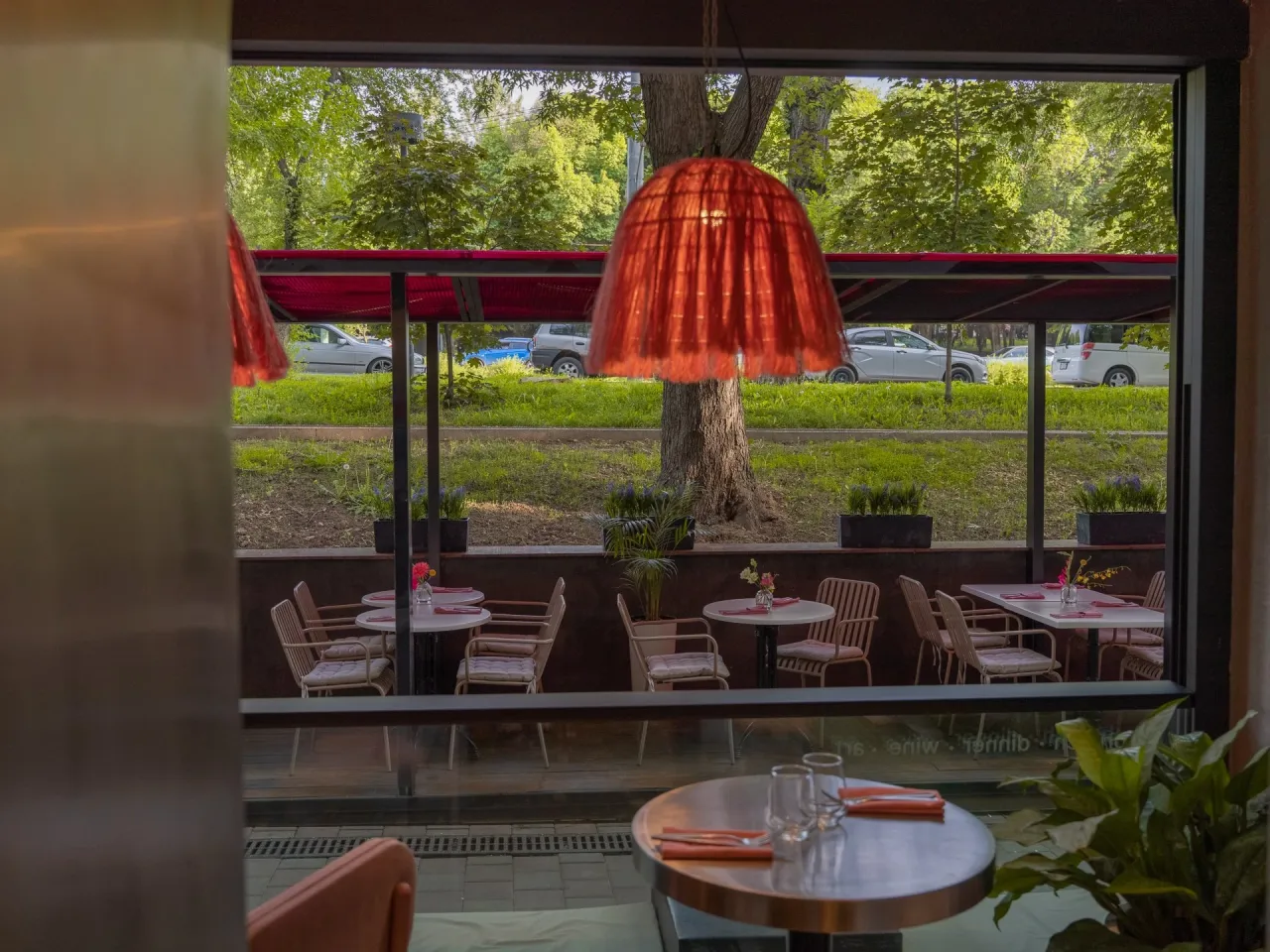 Столики с красивым видом: лучшие летники Алматы