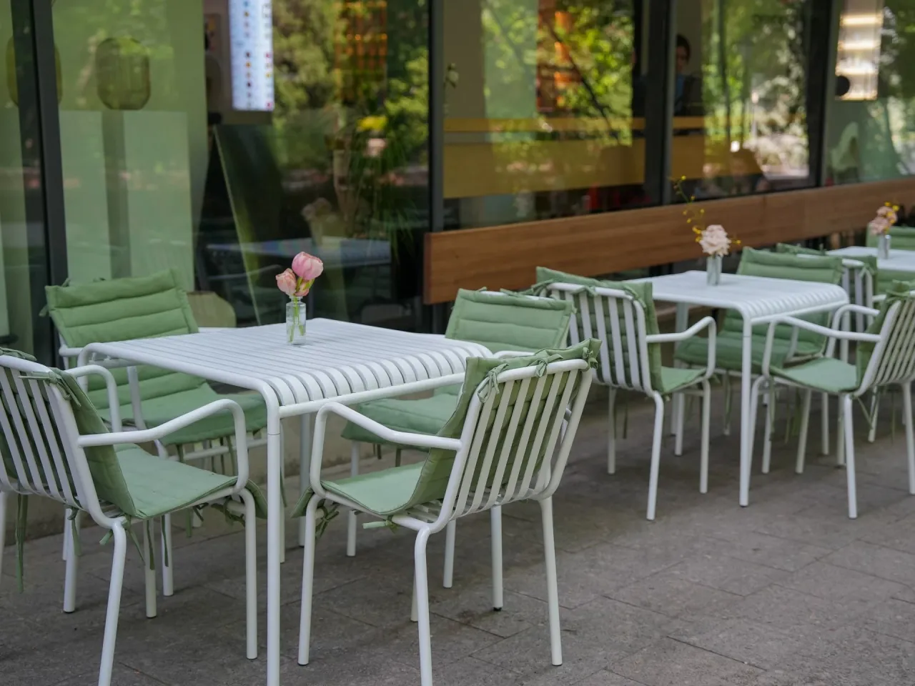 Столики с красивым видом: лучшие летники Алматы