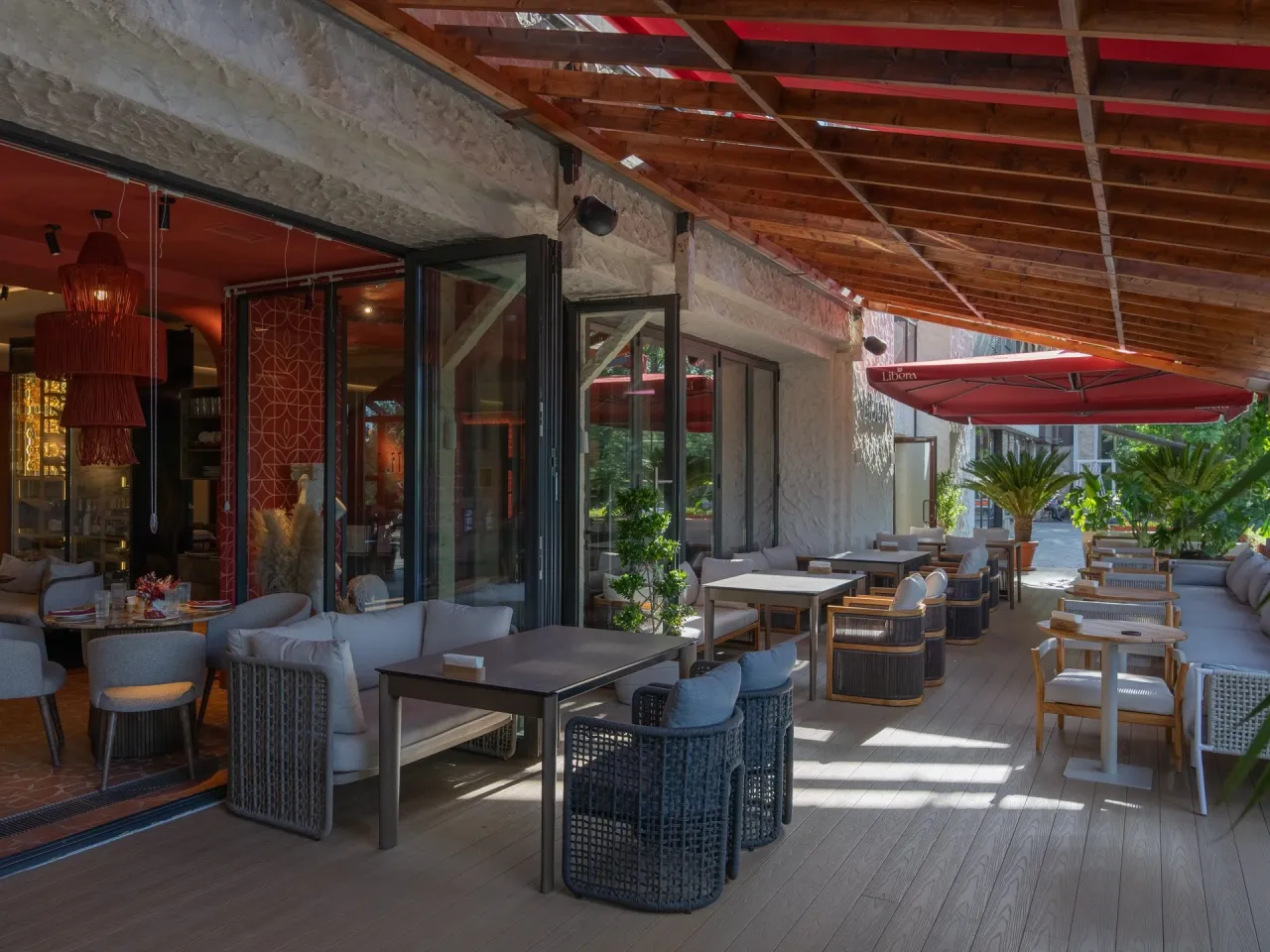 Столики с красивым видом: лучшие летники Алматы