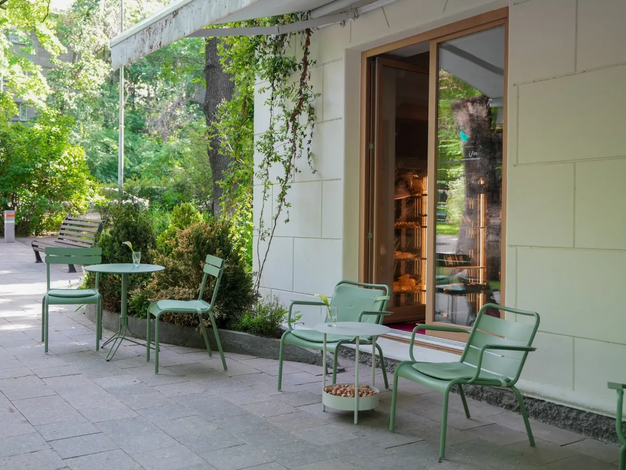 Столики с красивым видом: лучшие летники Алматы