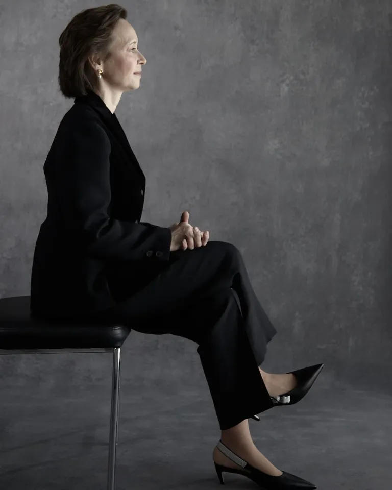 Жакет, брюки, слингбэки, серьги Dior