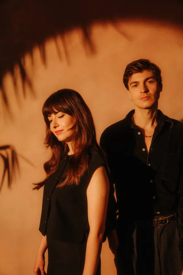 Kit Sebastian: пересечение культурных миров