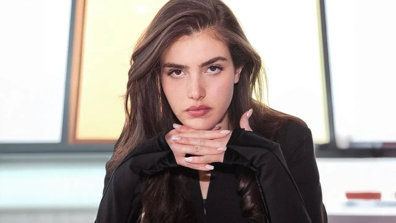 Александра Ботез | Instagram @missbotez