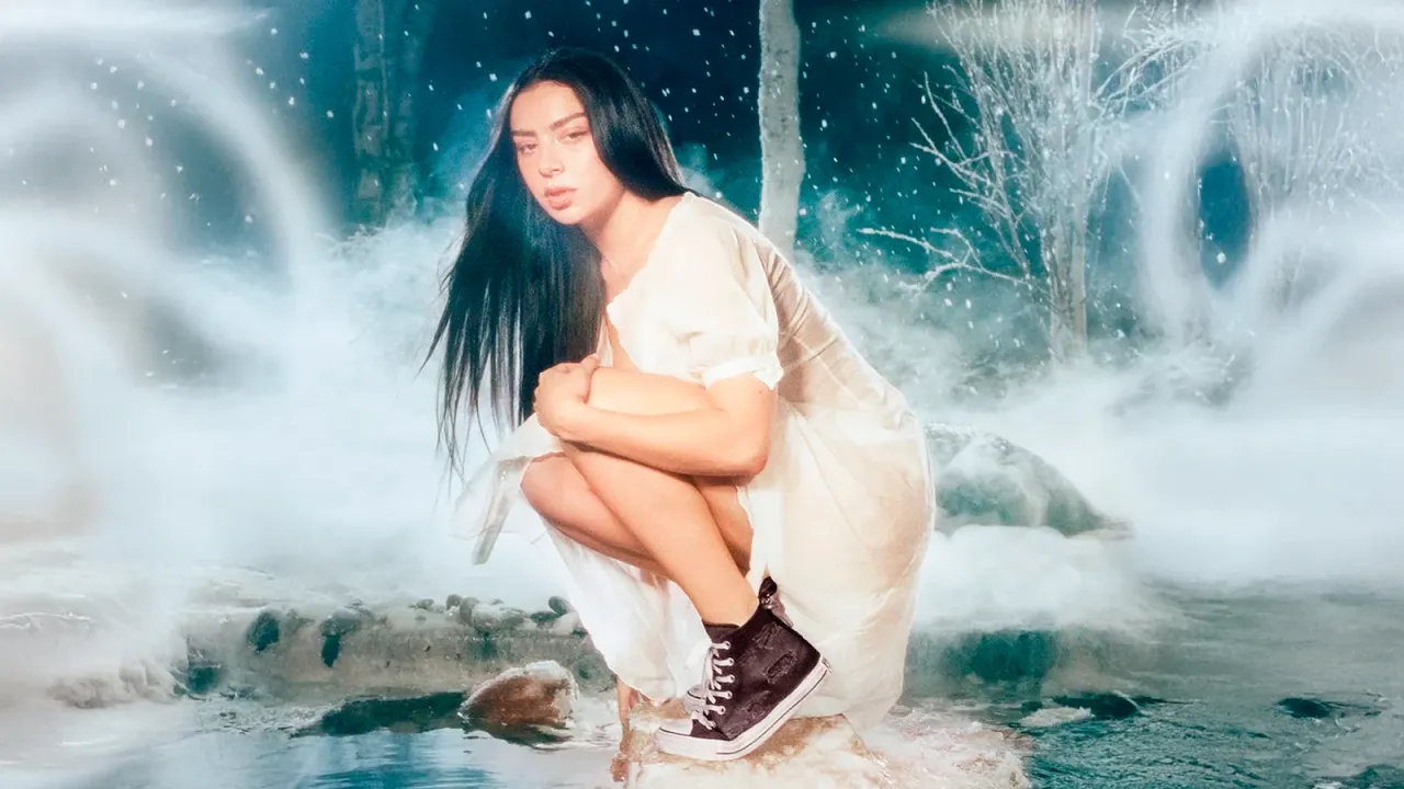 Фотография Charli XCX из Instagram @converse