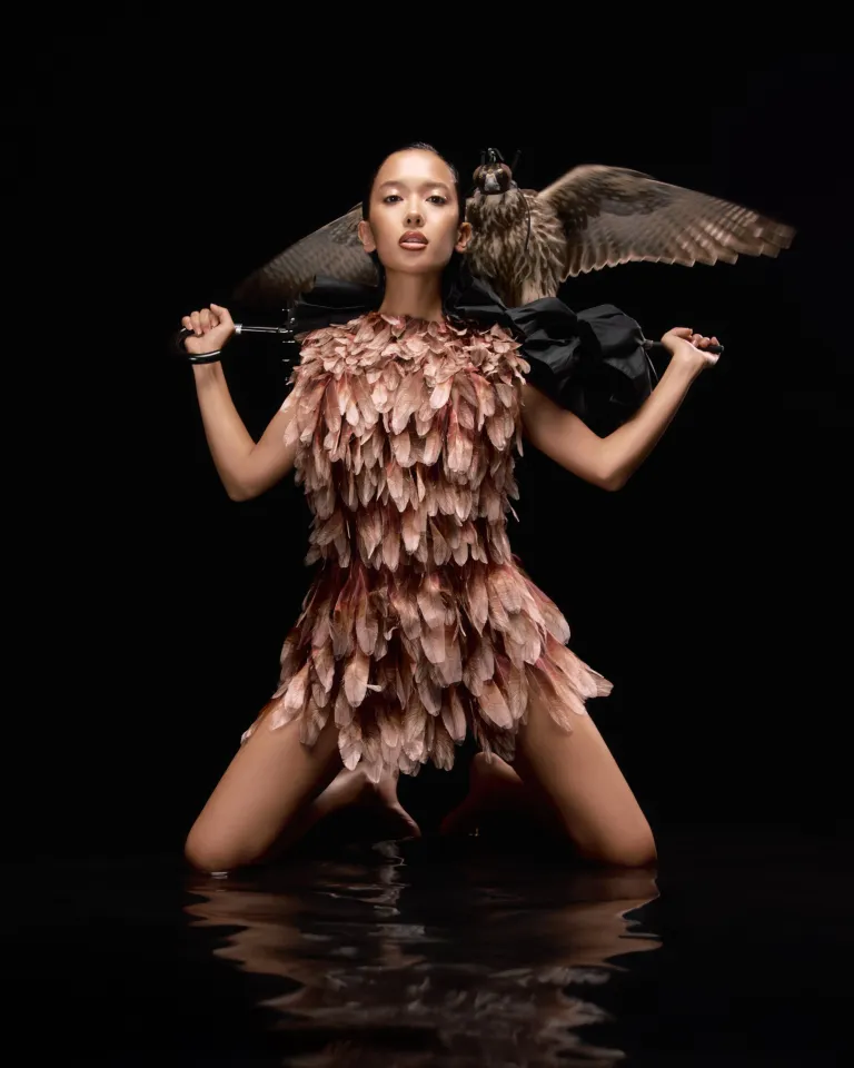 Птица своего полета: Dequine — о феминизме, синдроме самозванца и символизме