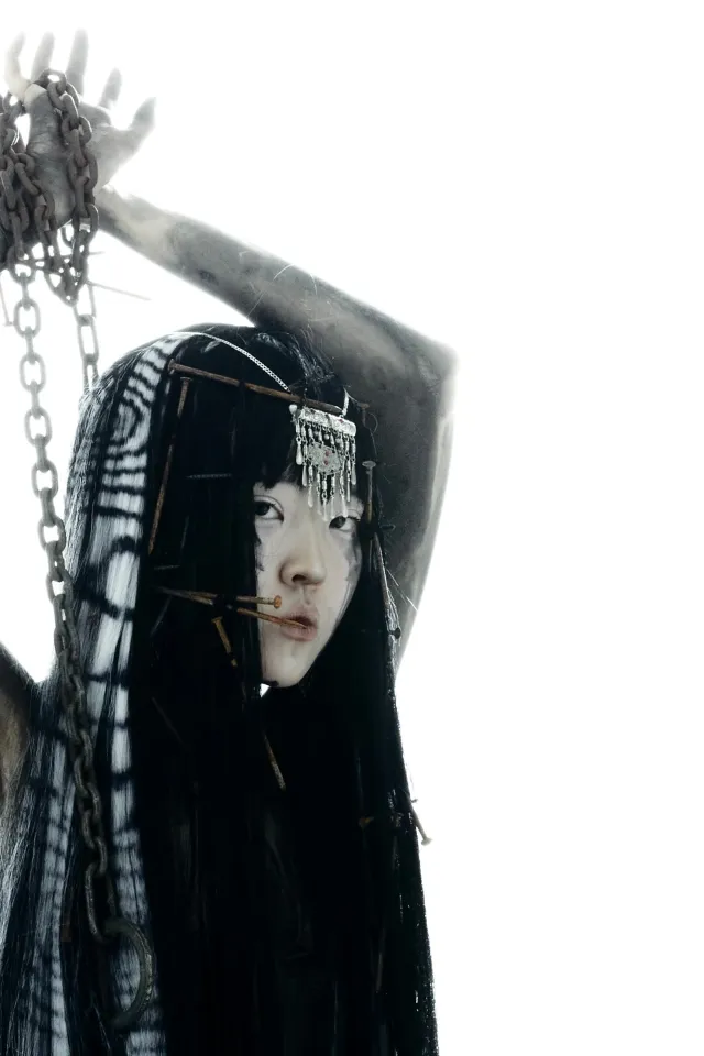 Tatler Lens: образы внутренних демонов