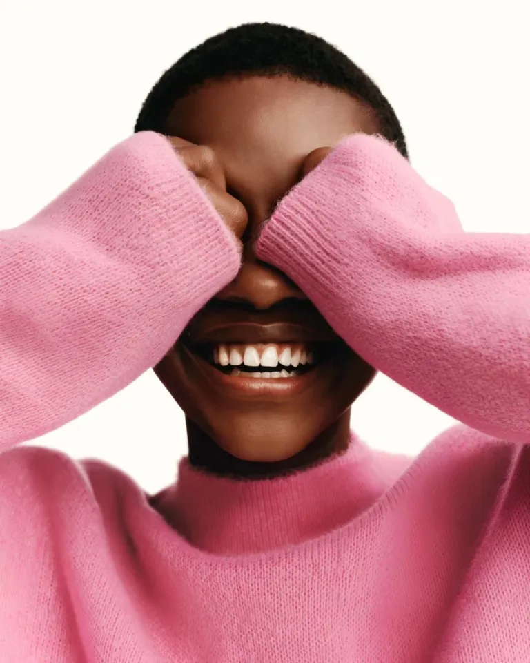 Счастливые и ненастоящие: ИИ-кампейн Benetton от Рика Дика