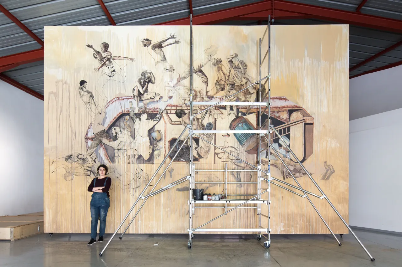 Суретші Мариям Абузид Суали. Фотосуреттер Comptoir des Moines галереясынан алынған. Марракеш, Марокко.