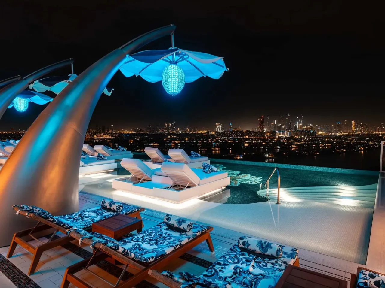 Еда на воде и бар в облаках: гастрономическое путешествие в Atlantis The Royal