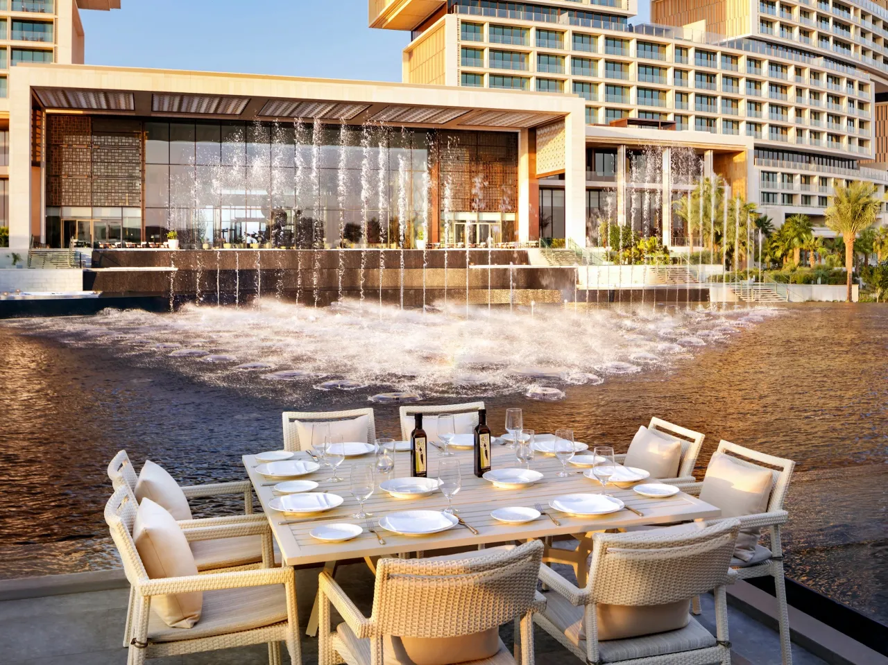 Еда на воде и бар в облаках: гастрономическое путешествие в Atlantis The Royal