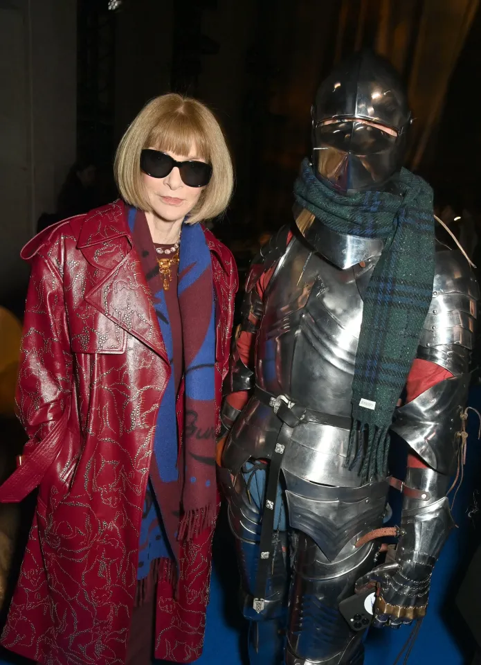 Анна Винтур и Рыцарь на показе Burberry Winter 2025 | Getty Images
