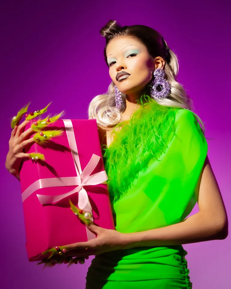 Tatler Lens: Она украла Новый год!