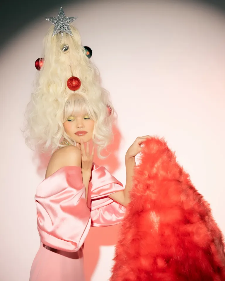 Tatler Lens: Она украла Новый год!