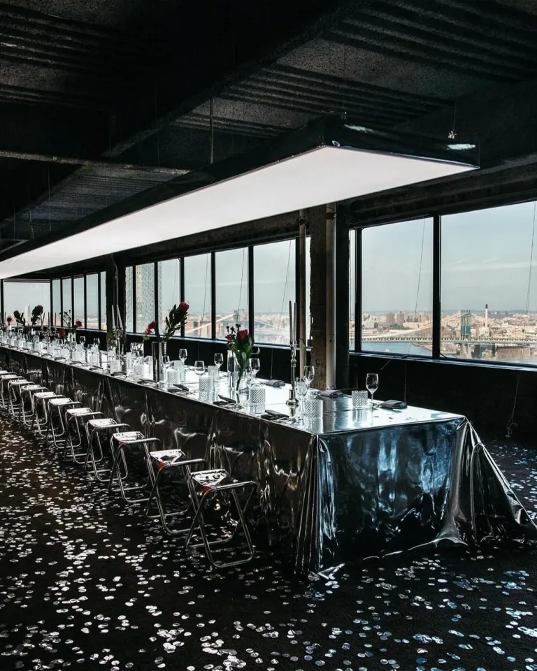 Меню высокой моды: кто накрывает столы для Chanel и Gucci