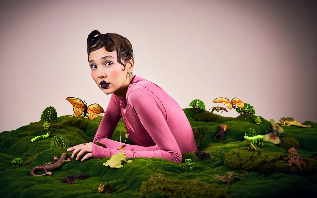 Ожерелье: [GIARDINI SEGRETI OPERA](https://www.instagram.com/sansiofficial?igsh=MWVlbW14aGw1ajFoeQ==)
Браслет: [PETIT GARDEN](https://www.instagram.com/sansiofficial?igsh=MWVlbW14aGw1ajFoeQ==)
Серьги: [GIARDINI SEGRETI](https://www.instagram.com/sansiofficial?igsh=MWVlbW14aGw1ajFoeQ==)
Кольца: [GIARDINI SEGRETI](https://www.instagram.com/sansiofficial?igsh=MWVlbW14aGw1ajFoeQ==)