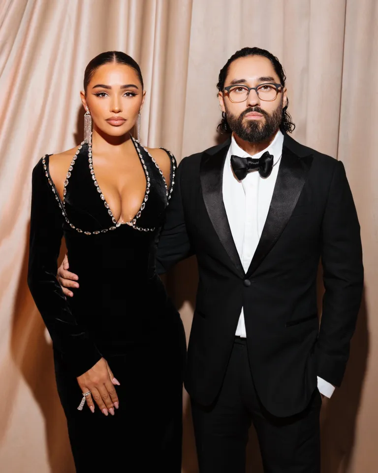 Мот с супругой