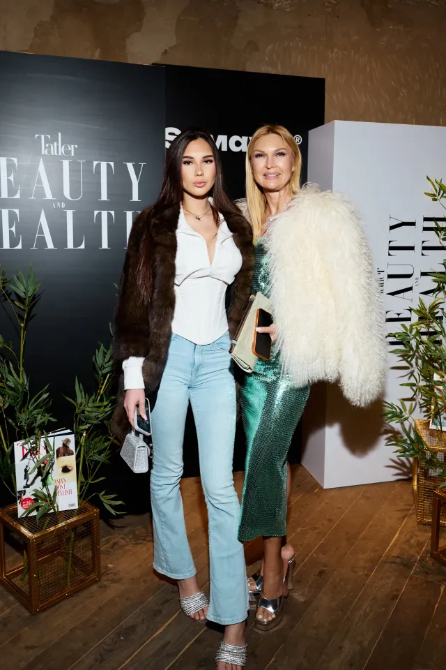 Виктория Моминбаева с дочерью | Фотограф: Султан Арчаков