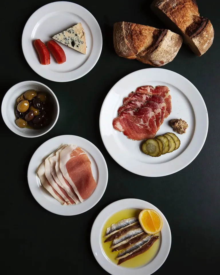 Вкуснейший шницель и ретроавтомобили: Tatler-Гид по Берлину