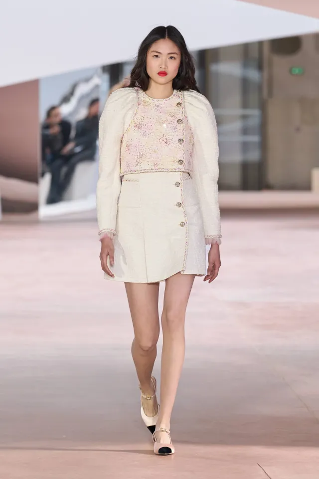 110 лет высокой моды: кутюрная коллекция Chanel весна 2025