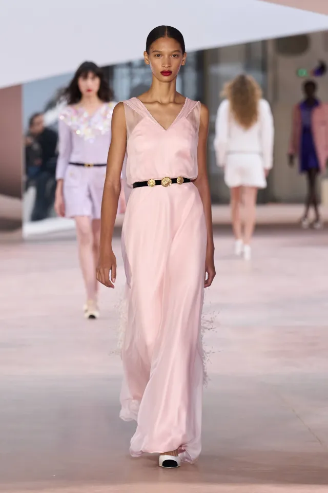 110 лет высокой моды: кутюрная коллекция Chanel весна 2025