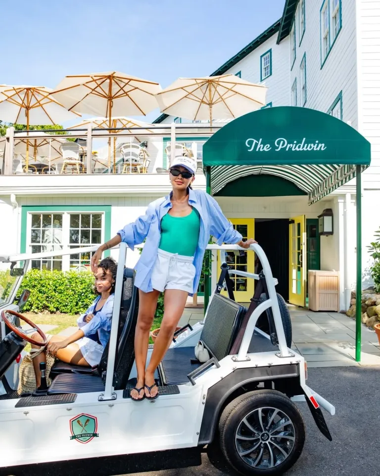 Sporty & Rich-тің алғашқы маусымдық резиденциясы