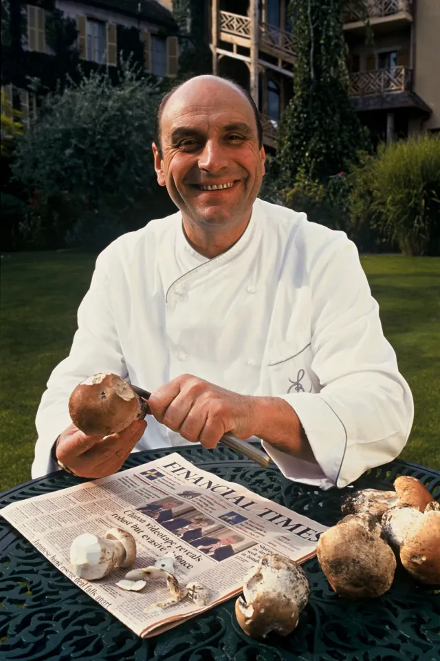 Бернар Луазо (1951–2003), выдающийся французский повар, который покончил жизнь самоубийством | Getty Images