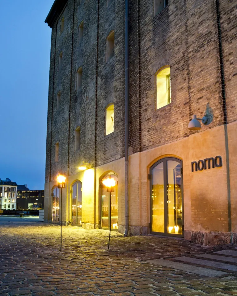 Noma – инициатор целого глобального гастродвижения северной
кухни, или nordisk mad (первые слоги этих двух слов и составили название ресторана) | Getty Images