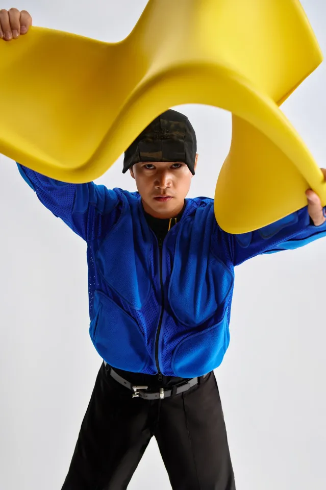 Бомбер, брюки, водолазка, кепка Fuzzz | Фотограф: Мария Slozhnomarya