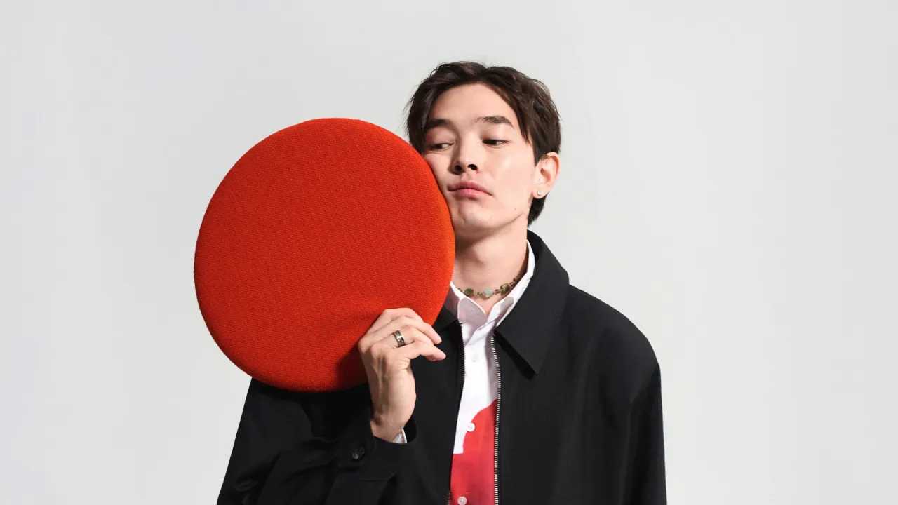 Сорочка Shetel; винтажные брюки, кроссовки A$AP Rocky x Puma; бусы Meraly | Фотограф: Мария Slozhnomarya