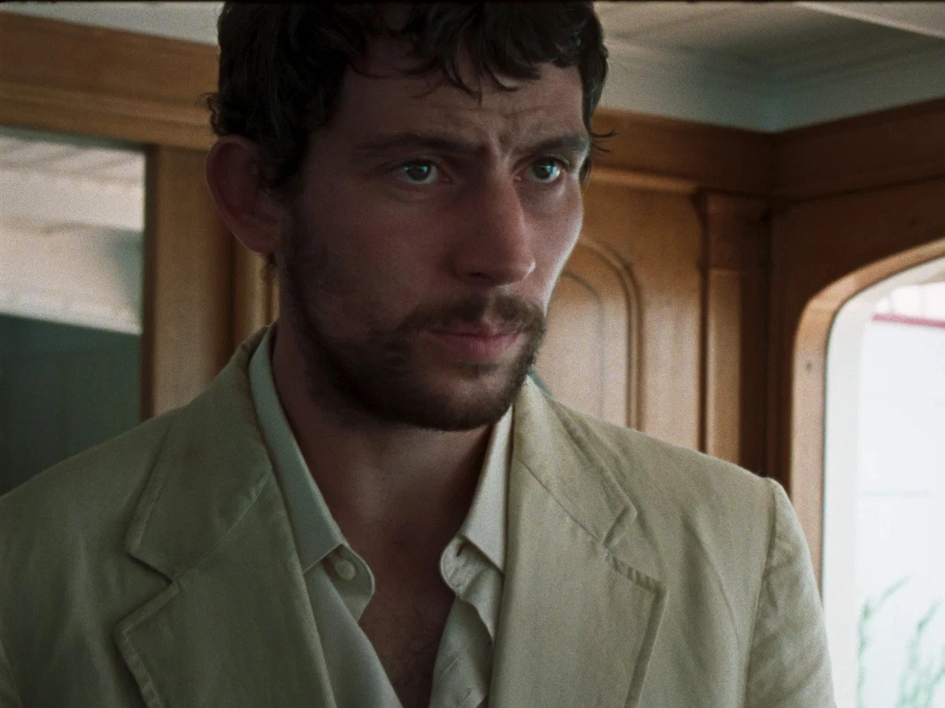 Джош О’Коннор, кадр из фильма «Химера» | Ad Vitam Production