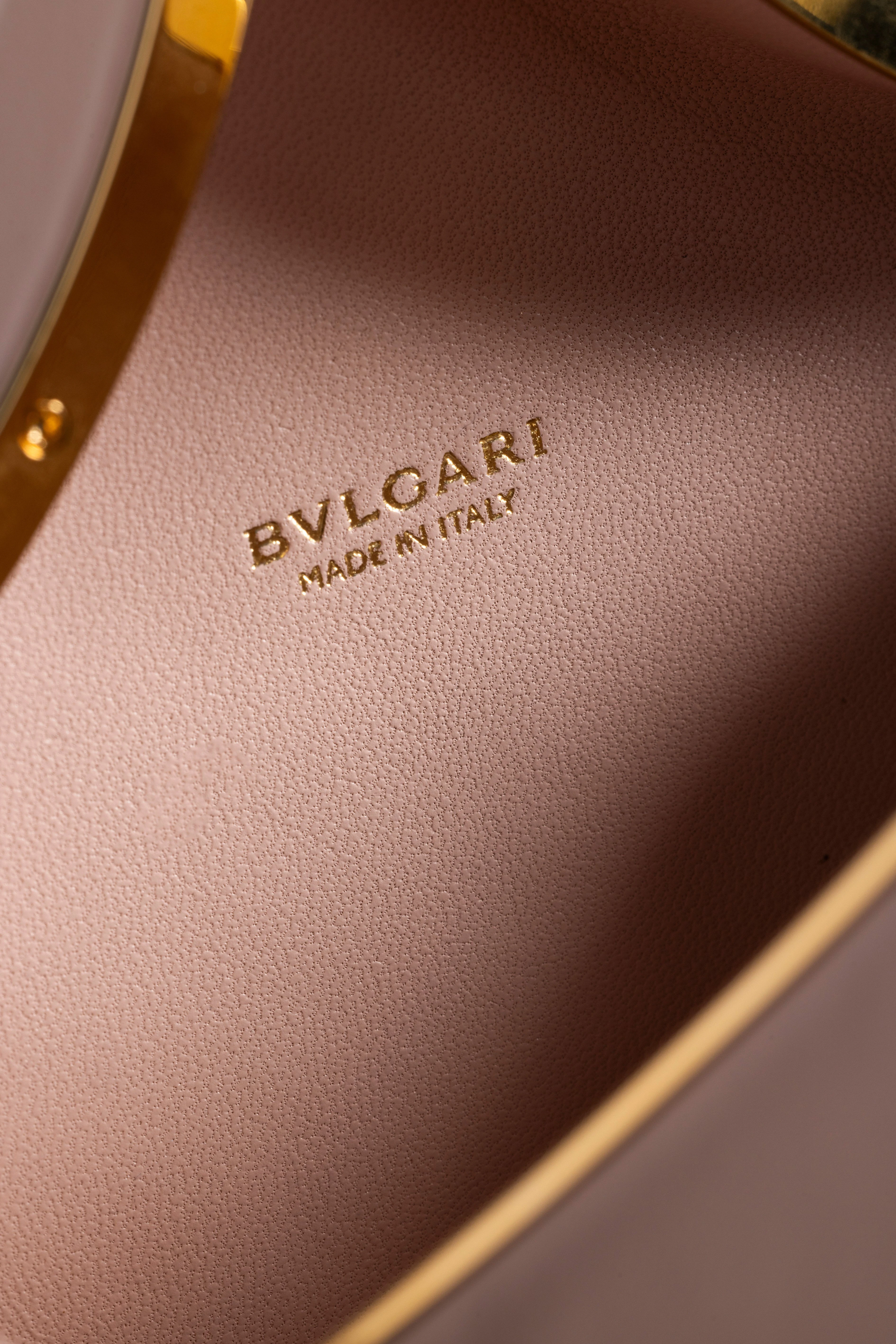 Интервью с креативным директором аксессуаров в Bvlgari – Мэри Катранзу