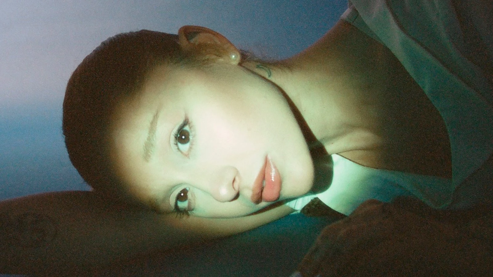 r.e.m. beauty | Instagram @arianagrande