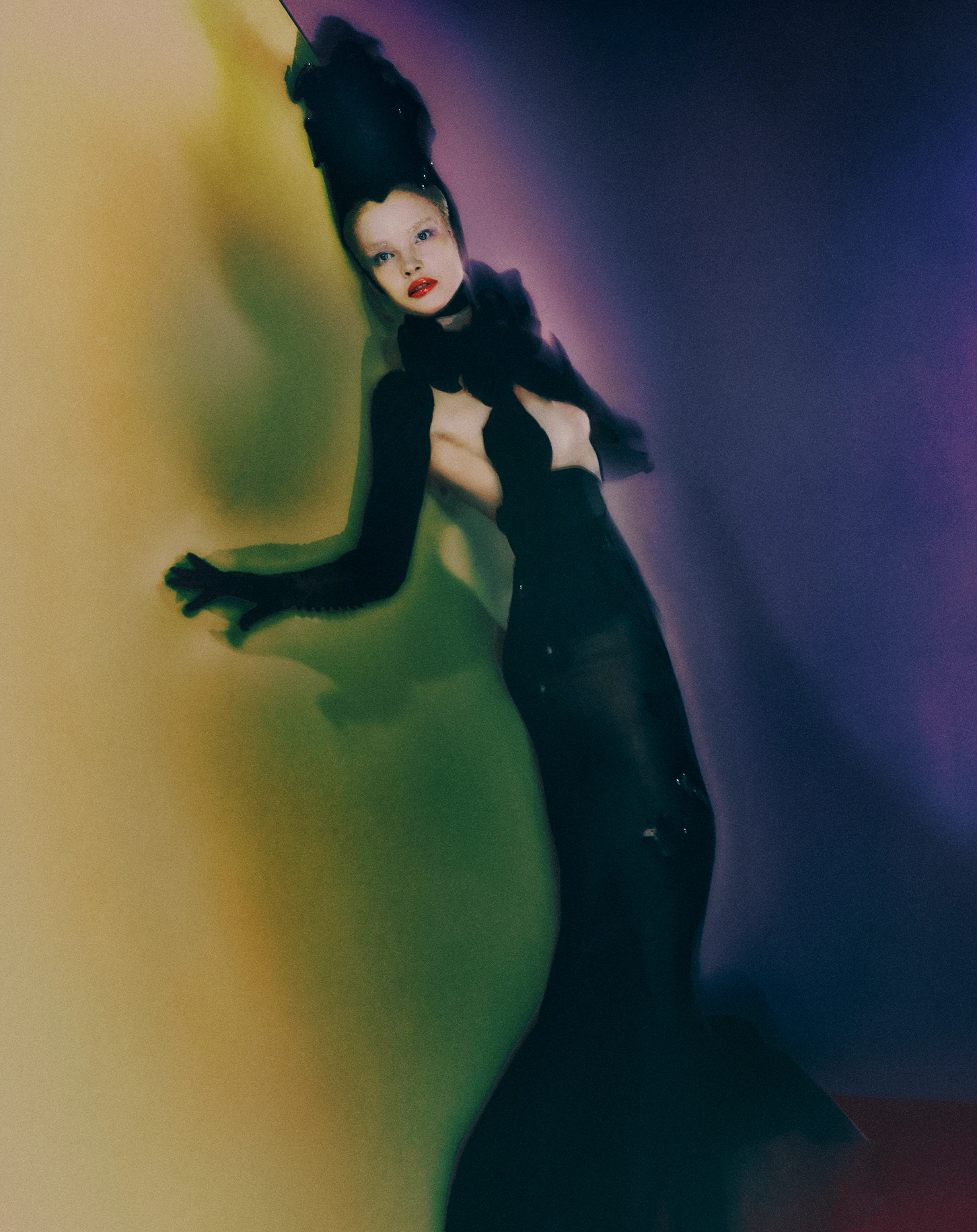 Cabaret Étoile: Ulyana Sergeenko Haute Couture жаңа топтамасының кампейні