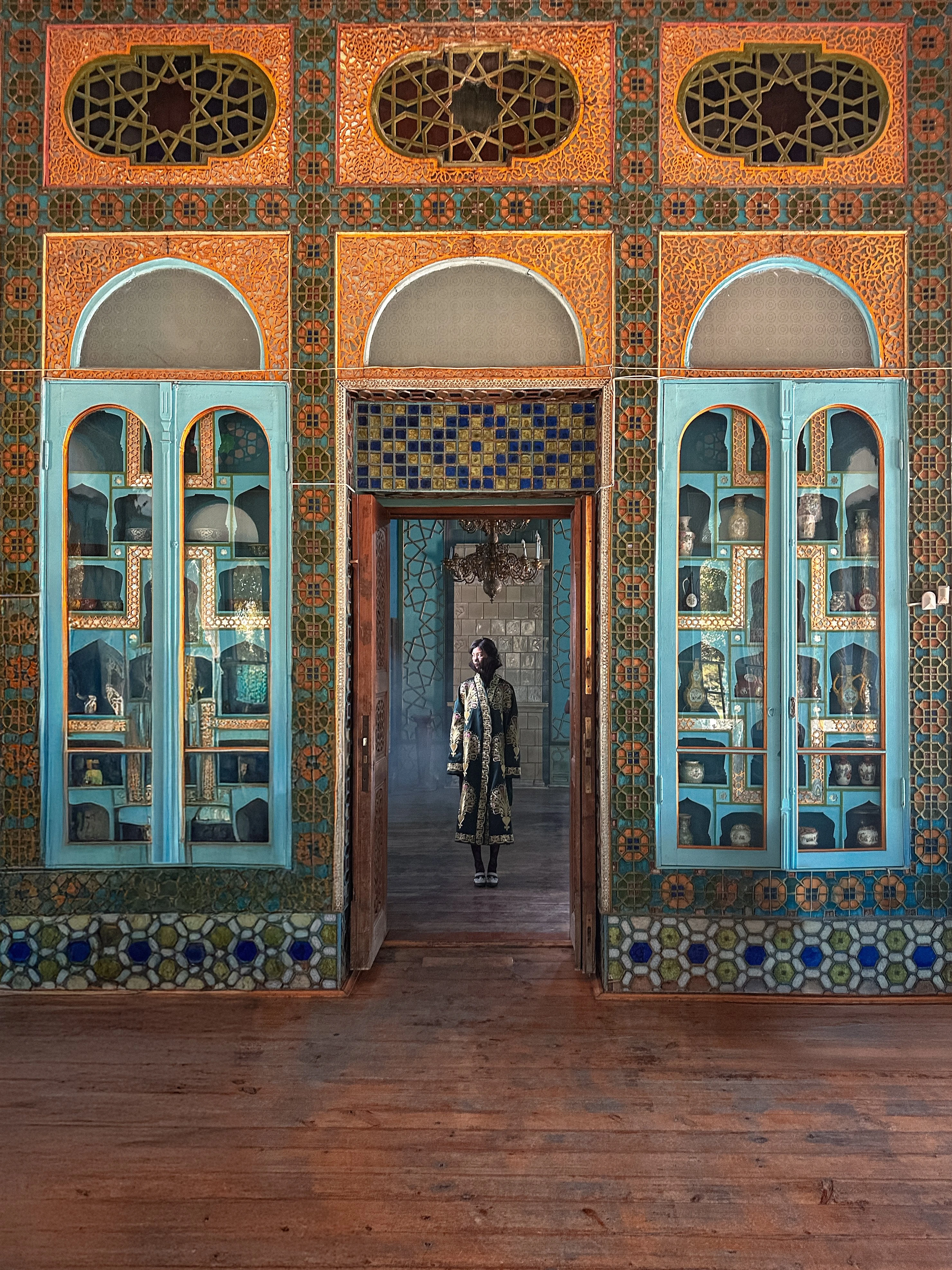 Коллекцию узбекского бренда LALI представили в Париже