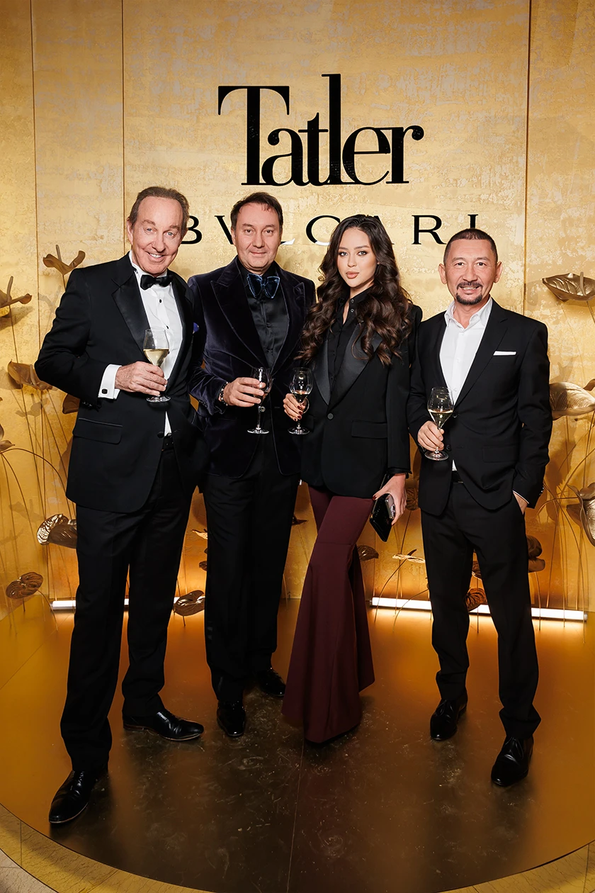 Питер Фостер, Анатолий Побияхо с гостьей, Тимур Тулеу