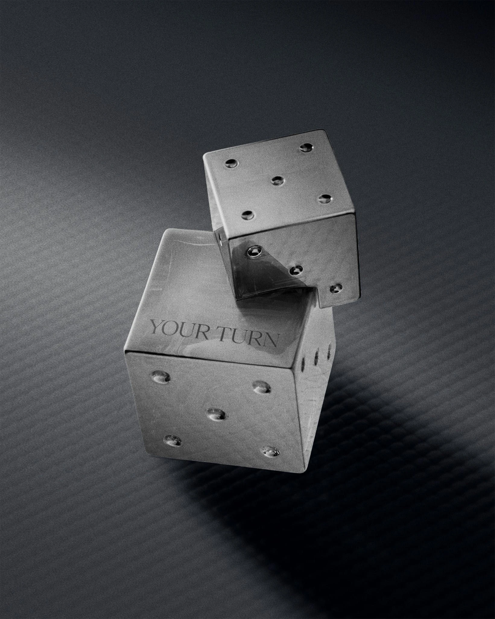 Билли Айлиш «Your Turn» жаңа хош иісін ұсынды