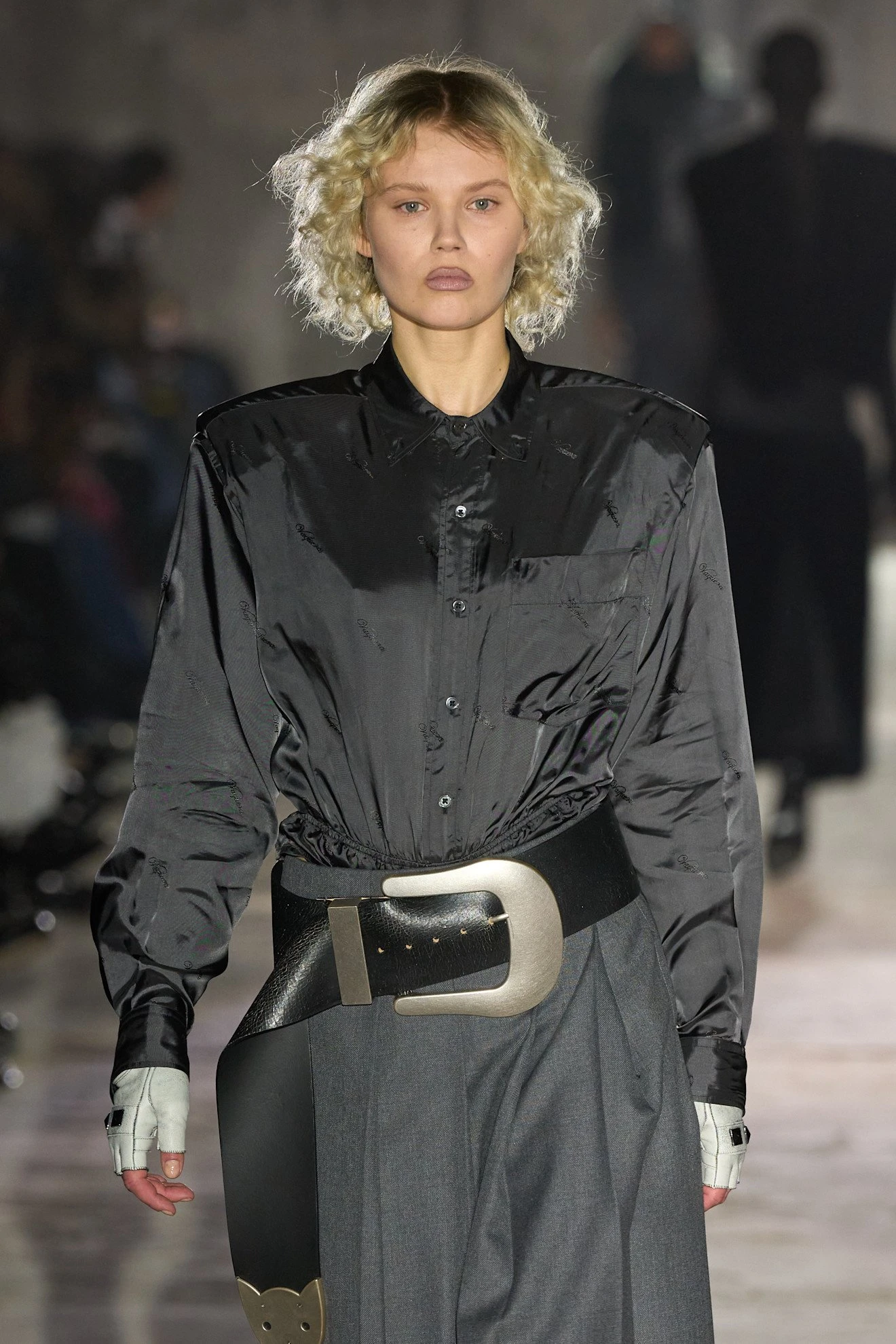 Гигантский лифчик и кринолины: самое интересное с первой половины Paris Fashion Week