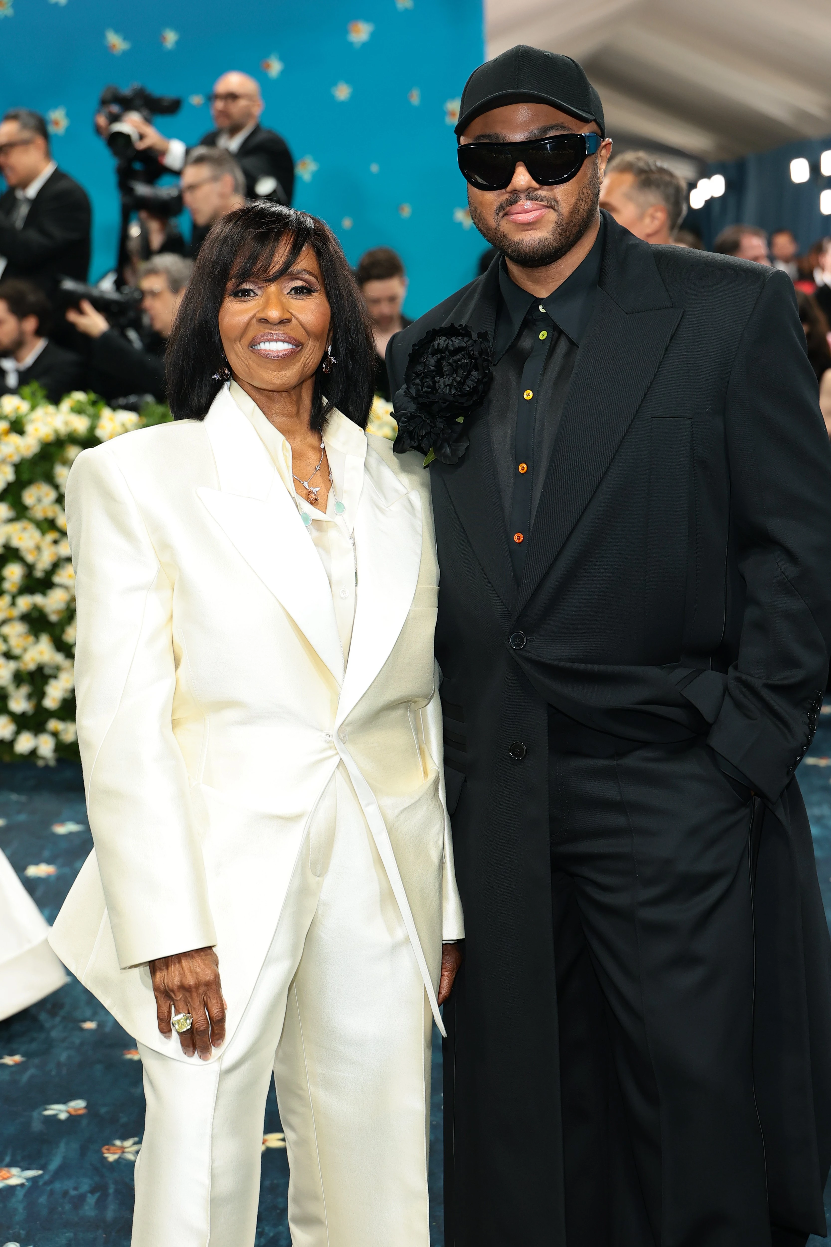 Серьги Hopi, Le Colibri | кулон Hopi, Le Colibri | кольцо Hopi, Le Colibri | колье Serpent Bohème | Getty Images