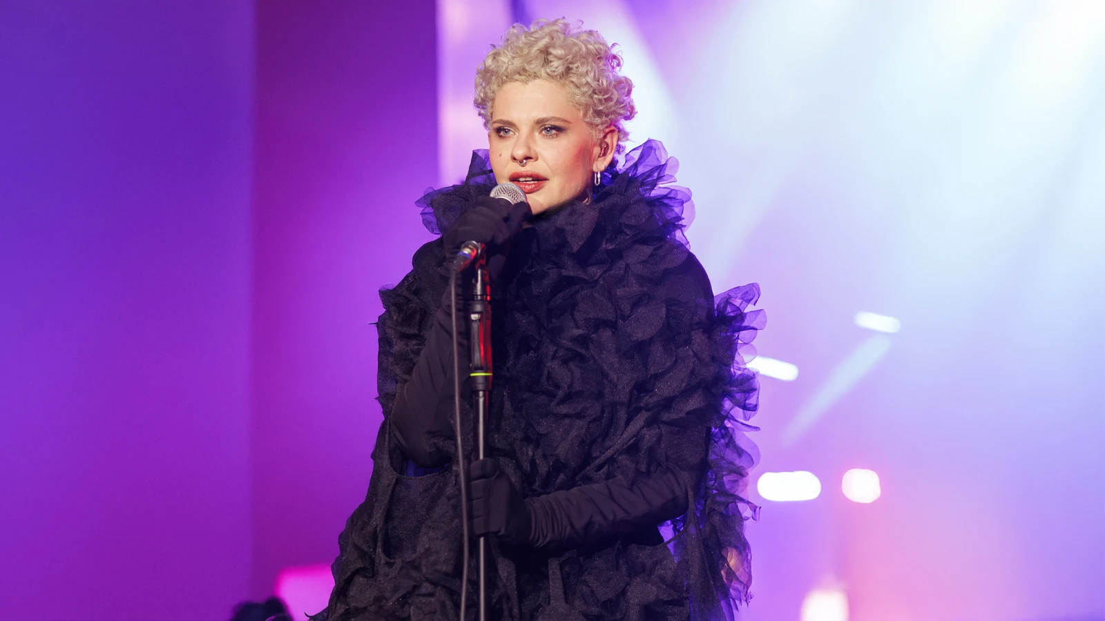 Tatler-блиц: әнші Kovacs-тың сән-салтанат пен шынайылық туралы ойлары