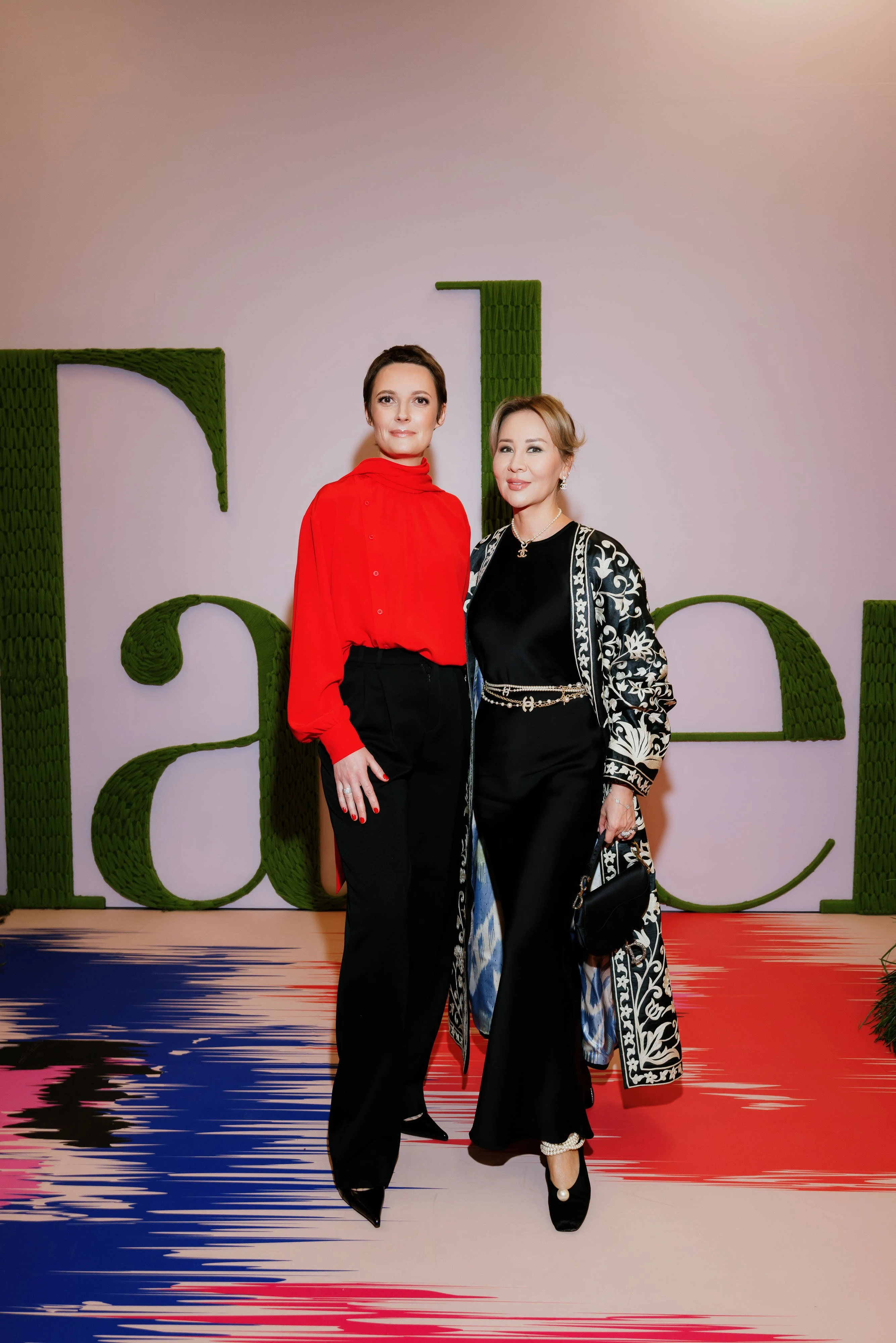 Ксения Шенцова, Лариса Пай