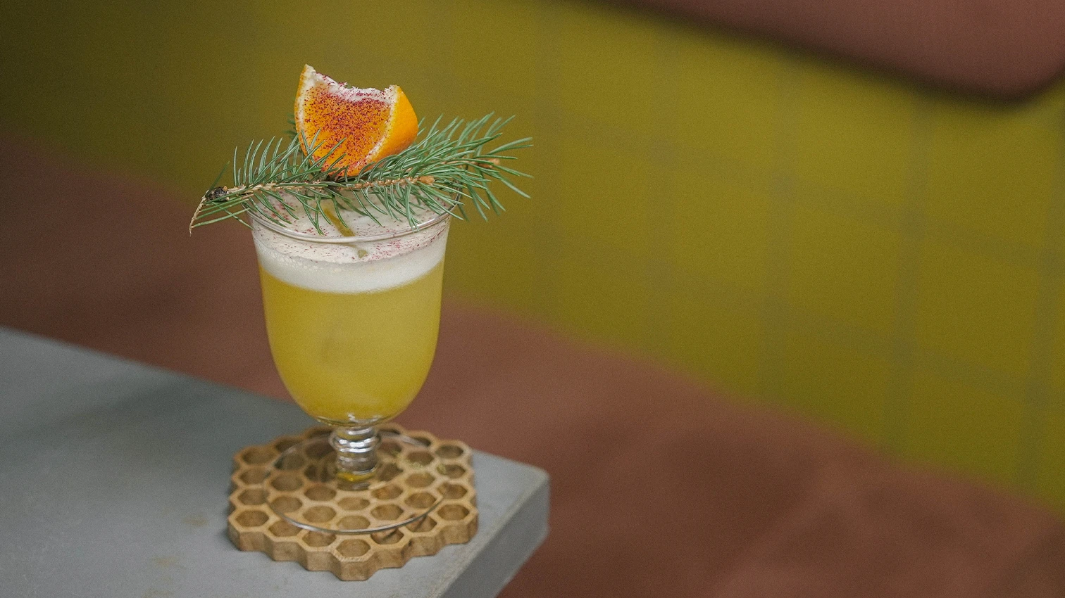 Цитрус, шырша мен маршмеллоу: жаңа жылдық көңіл күйді көтеретін коктейльдер